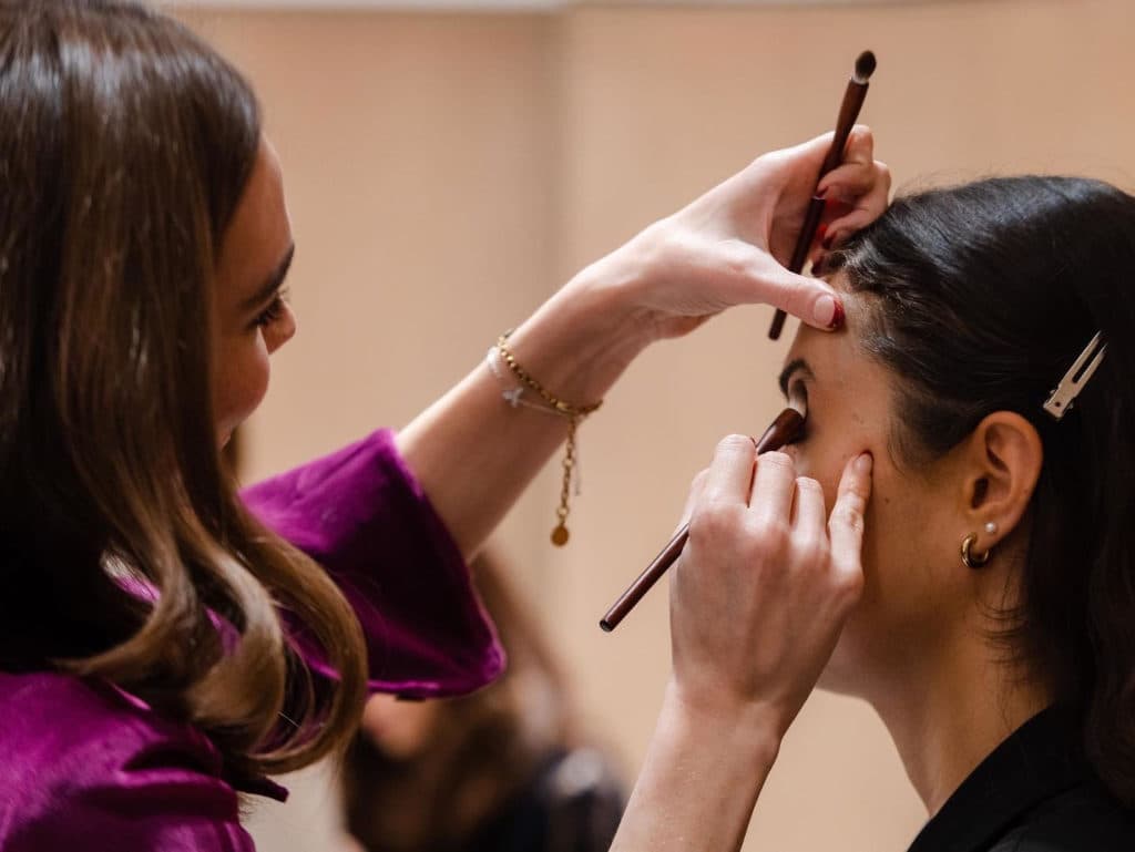Choosing the Right Mobile makeup artist Dallas TX for Your Wedding