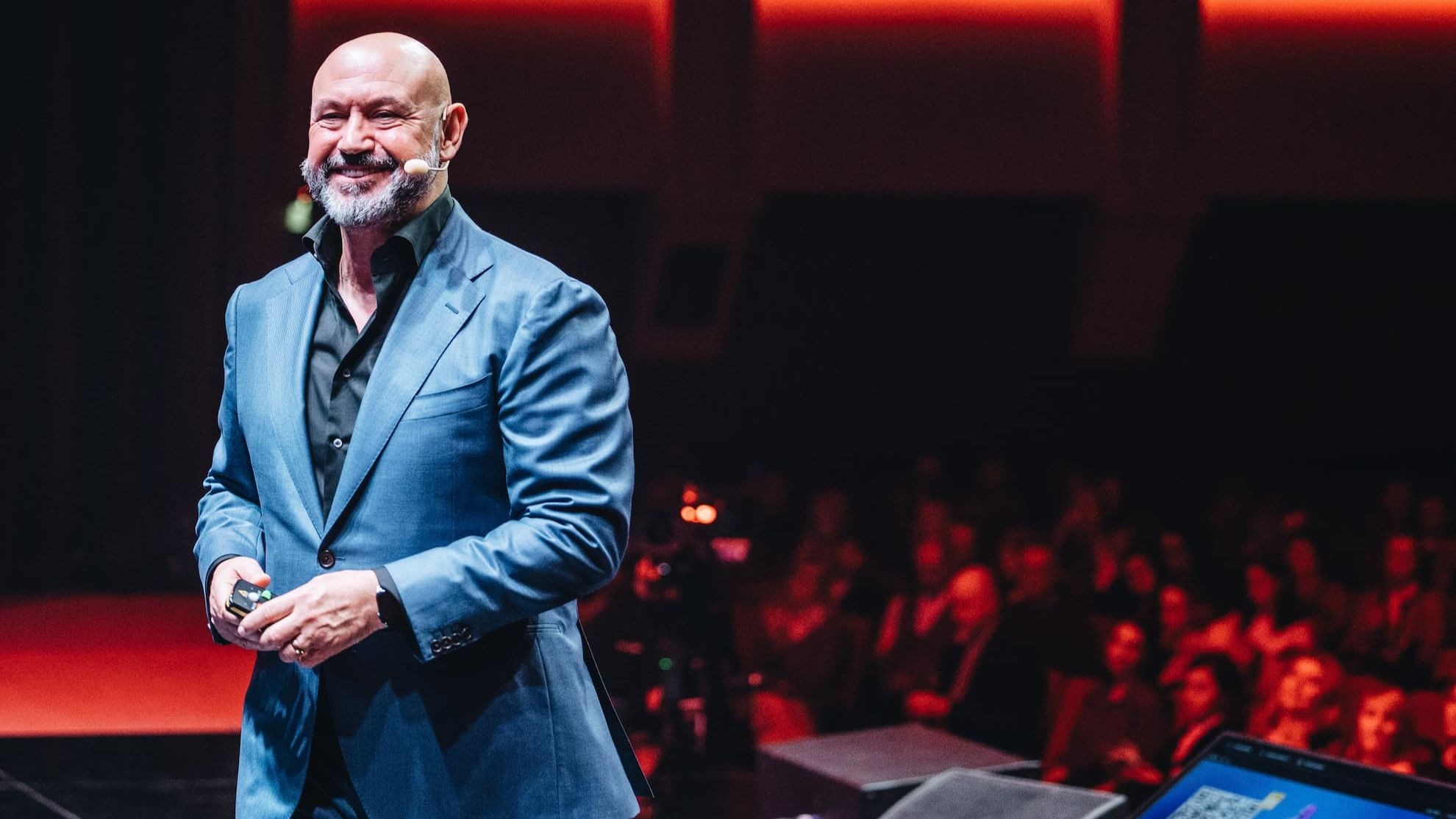 Public Speaking Coach Helping Audiences Unlock Their Communication Potential | Mike Acker